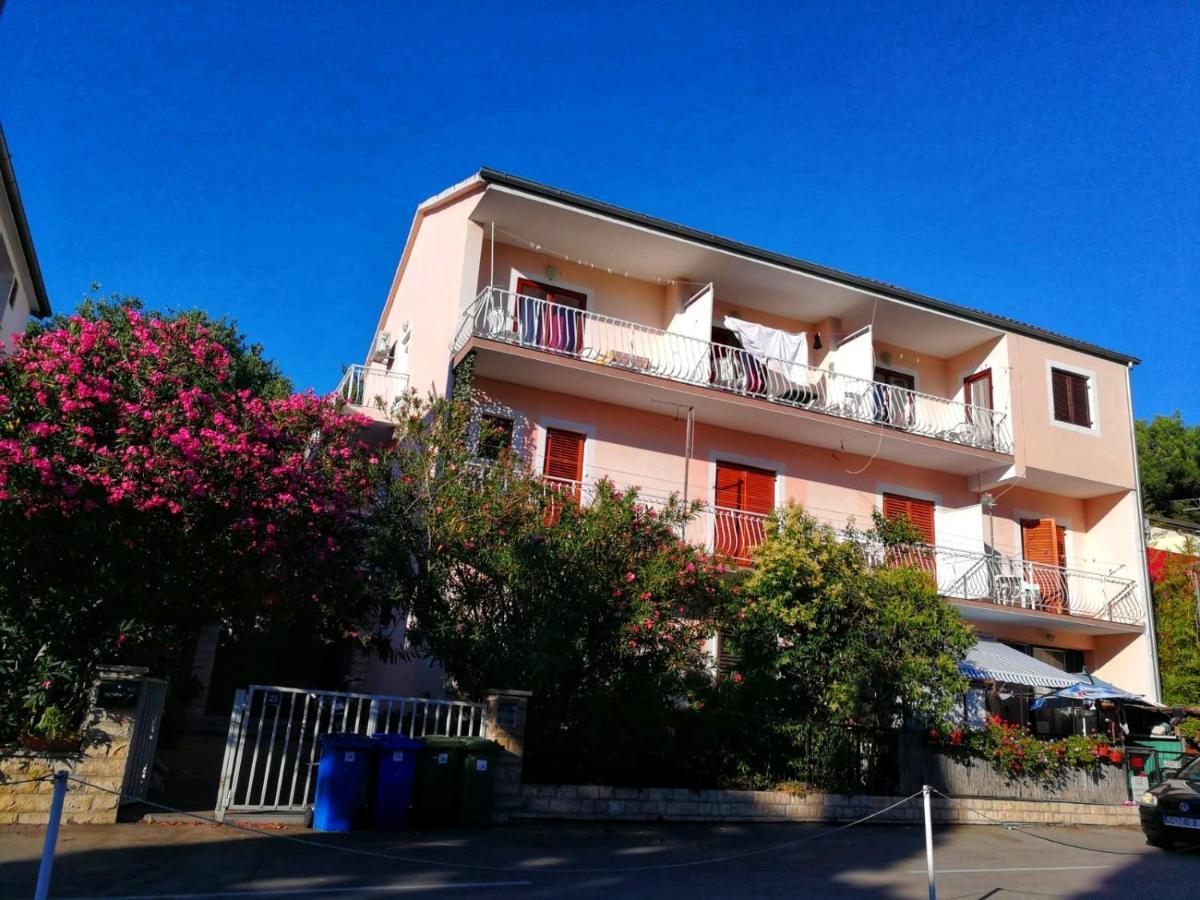 Apartmani Leon Biograd Na Moru Eksteriør bilde