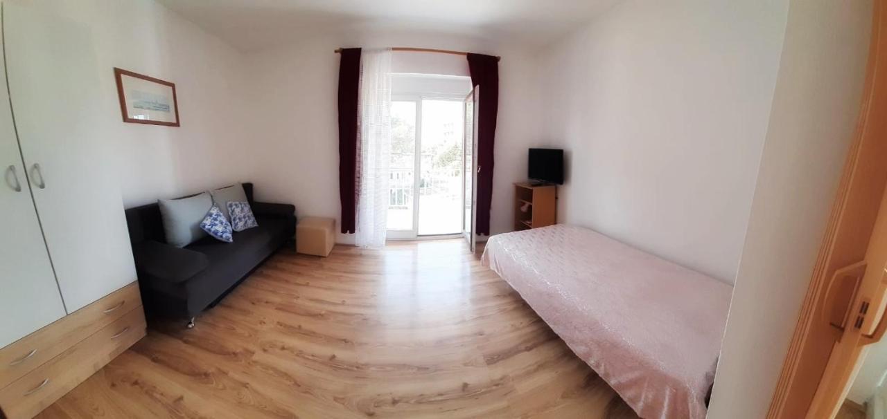 Apartmani Leon Biograd Na Moru Eksteriør bilde