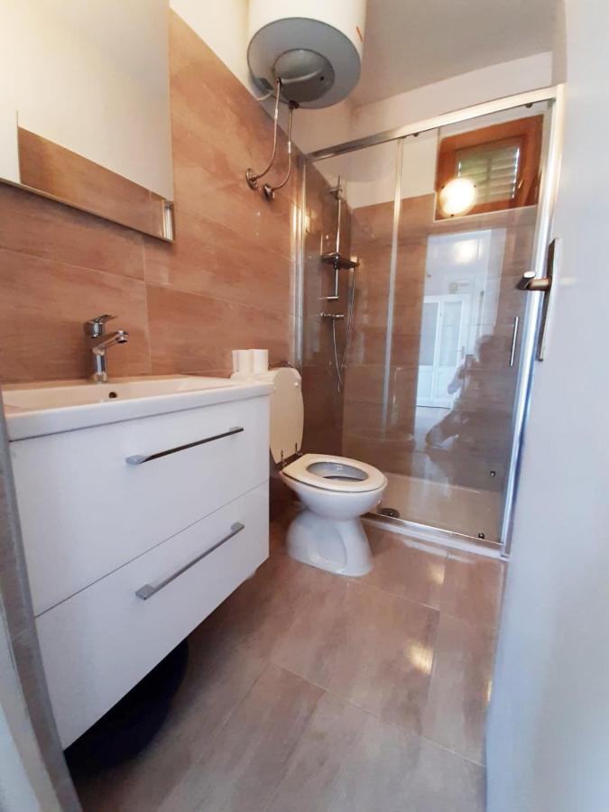 Apartmani Leon Biograd Na Moru Eksteriør bilde