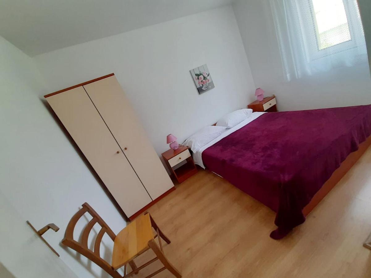 Apartmani Leon Biograd Na Moru Eksteriør bilde