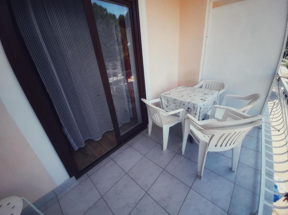 Apartmani Leon Biograd Na Moru Eksteriør bilde