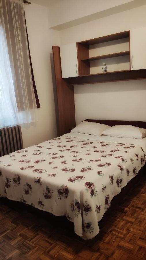 Apartmani Leon Biograd Na Moru Eksteriør bilde