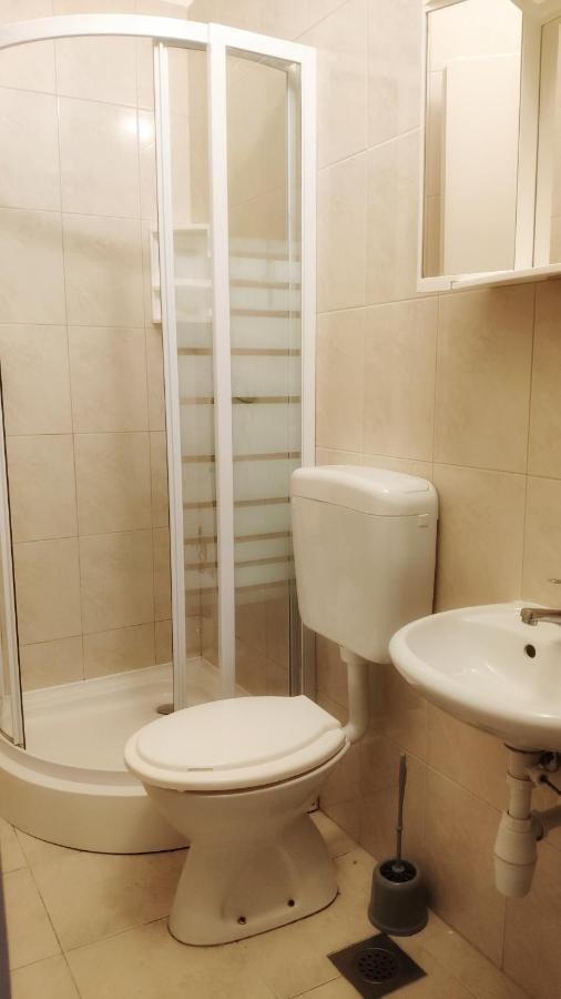 Apartmani Leon Biograd Na Moru Eksteriør bilde