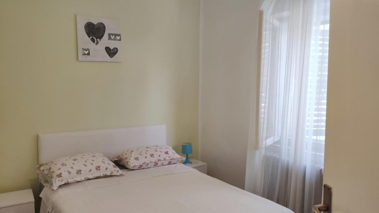 Apartmani Leon Biograd Na Moru Eksteriør bilde