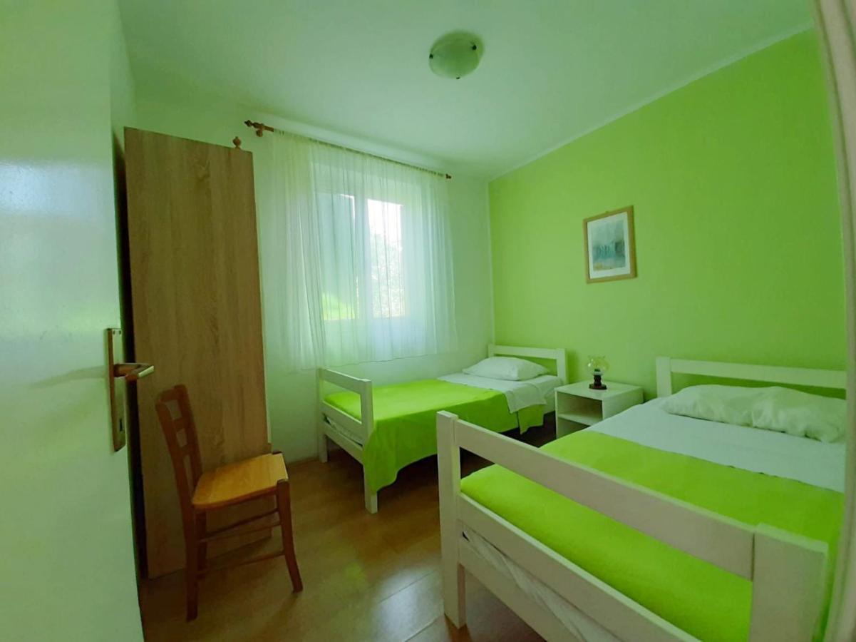 Apartmani Leon Biograd Na Moru Eksteriør bilde