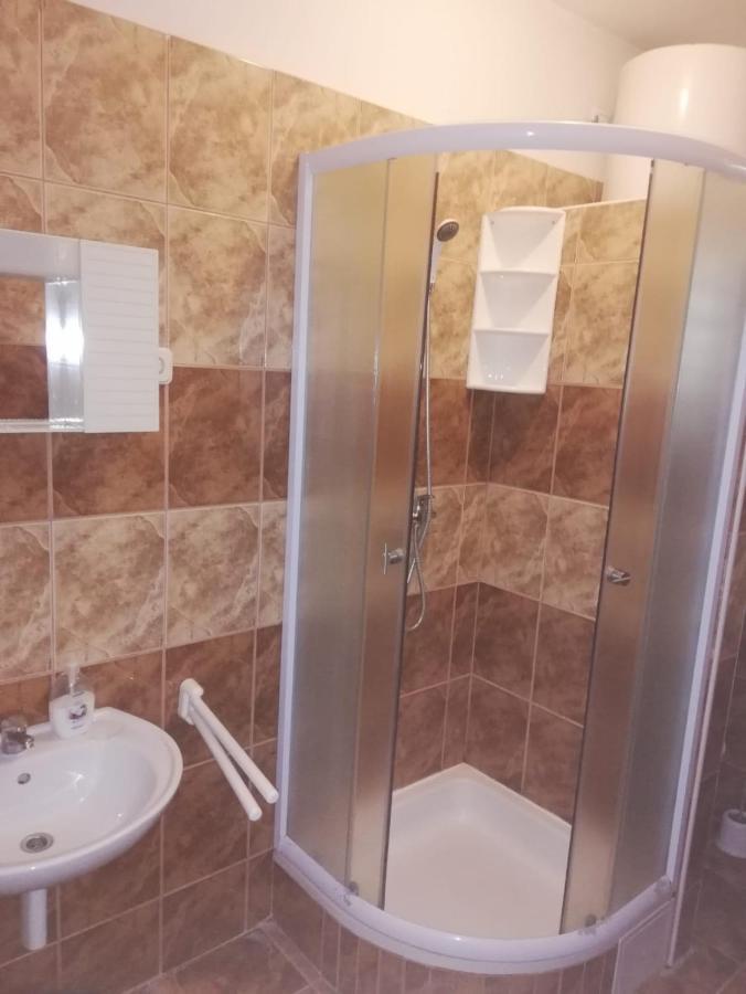 Apartmani Leon Biograd Na Moru Eksteriør bilde